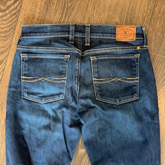 Lucky Brand skinny jeans. - Picture 3 of 4